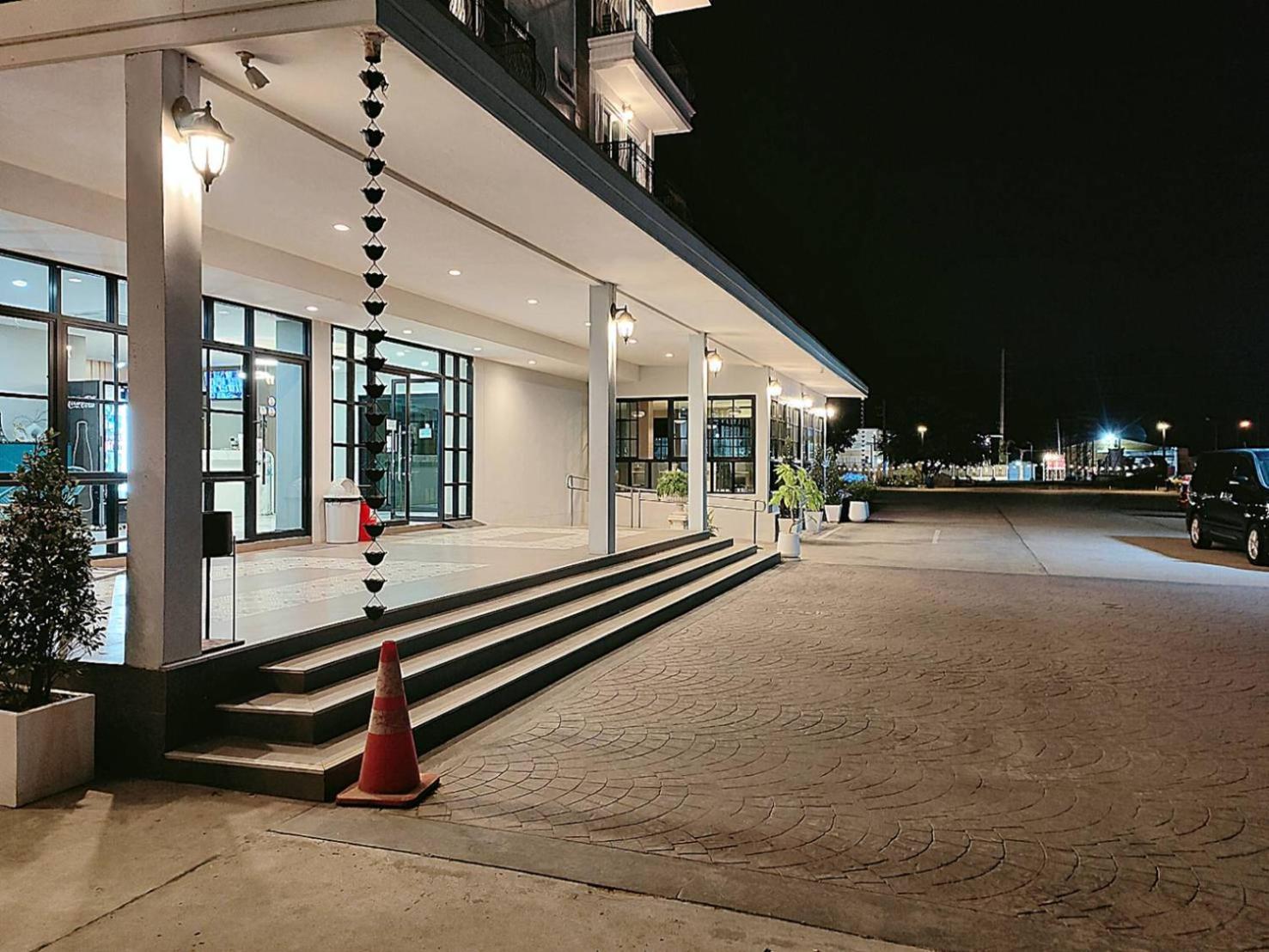 โคโค่ โฮเทล Koco Hotel Nakhonratchasima Exterior foto
